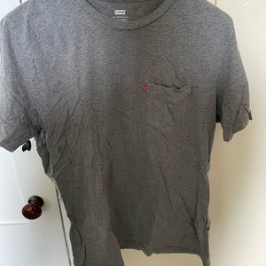 Levi’s t shirt